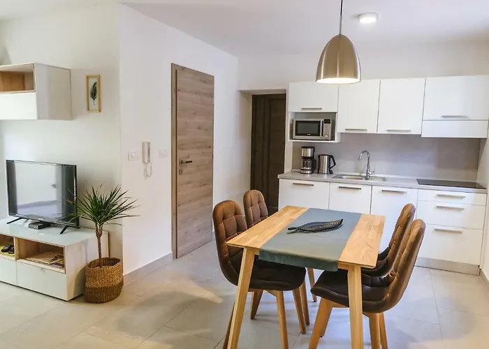 Fonda アパート コペル